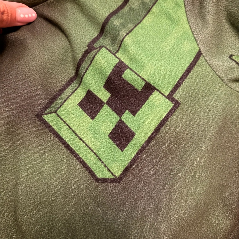Minecraft Creeper Green Pajama Set - Picture 2 of 3